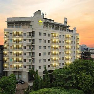 Hotel Golden Sky Pluit